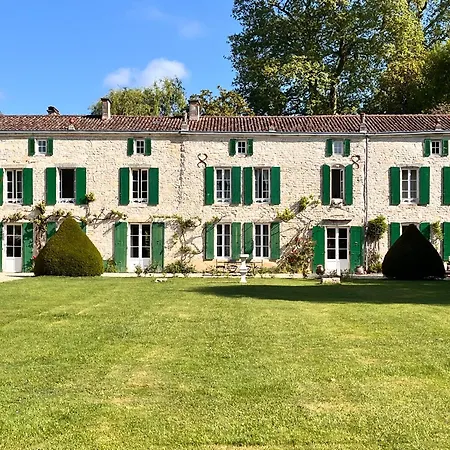 Maison De Maitre Au Calme Avec Piscine 18 Couchages * Vouhe (Charente-Maritime)